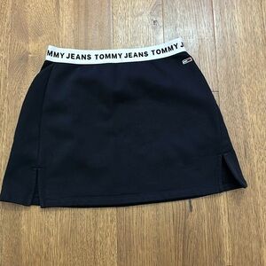 Tommy black golf skirt